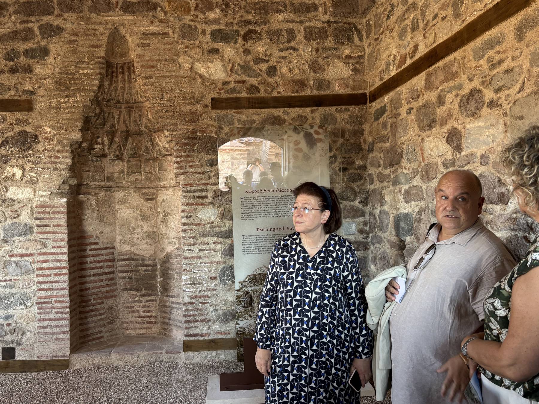 Η Λίνα Μενδώνη στο οθωμανικό ιεροδιδασκαλείο στο Κάστρο Μυτιλήνης