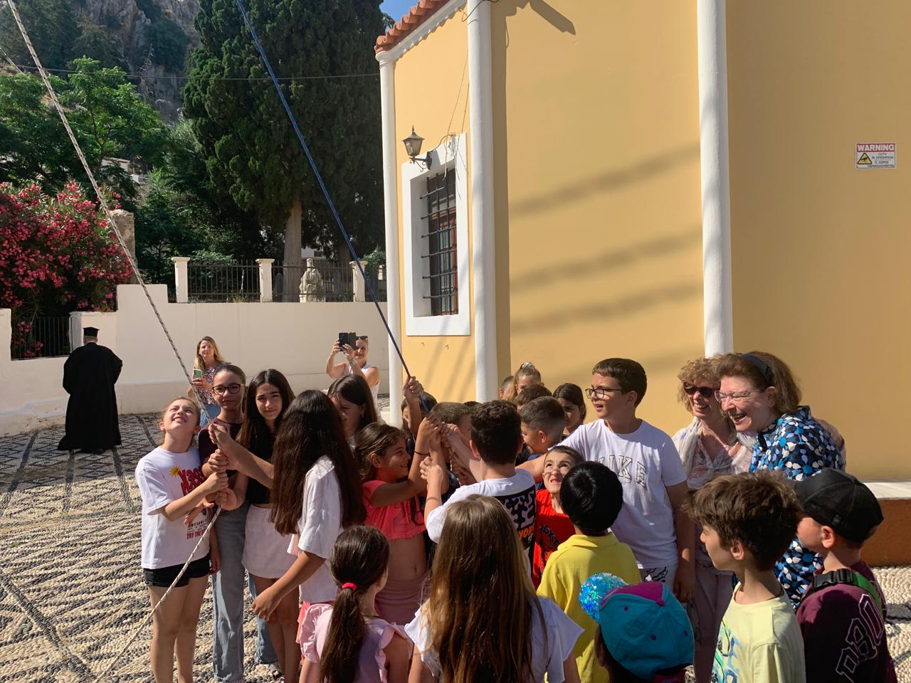 Η Υπουργός Πολιτισμού Λίνα Μενδώνη στα εγκαίνια του κωδωνοστασίου του Ιερού Ναού Αγίου Ιωάννη Προδρόμου στη Σύμη