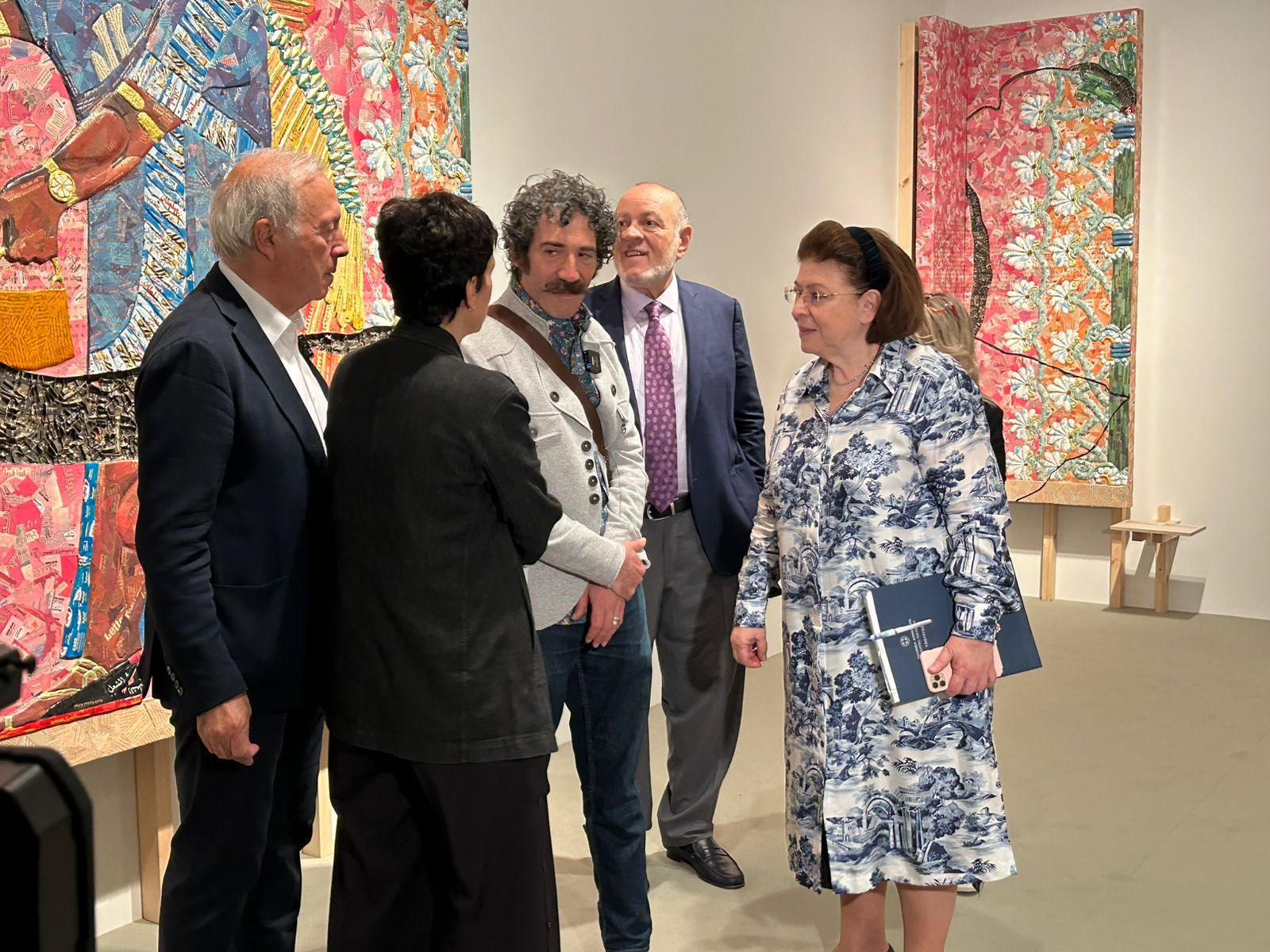 Η Υπουργός Πολιτισμού με τον Michael Rakowitz, τον Δημήτρη Δασκαλόπουλο, τον Νίκο Σταμπολίδη και την Ελίνα Κουντούρη