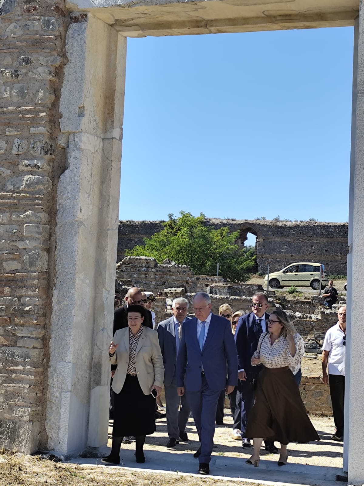 Ο Πρόεδρος της Δημοκρατίας και η Υπουργός Πολιτισμού στον αρχαιολογικό χώρο της Νικόπολης