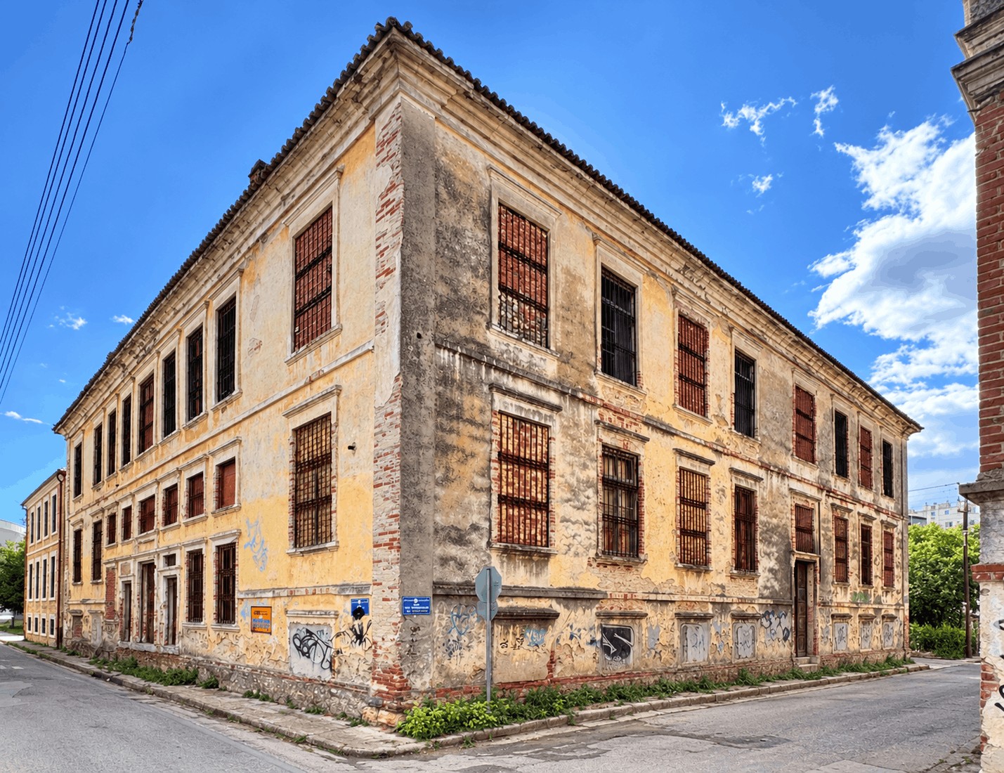 Το κτήριο της Καπναποθήκης που θα στεγάσει το Διαχρονικό Μουσείο Ξάνθης. Υφιστάμενη κατάσταση