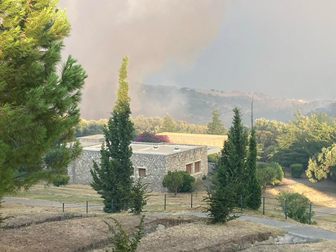 Το κτήριο υποδοχής των επισκεπτών έμεινε ανέπαφο
