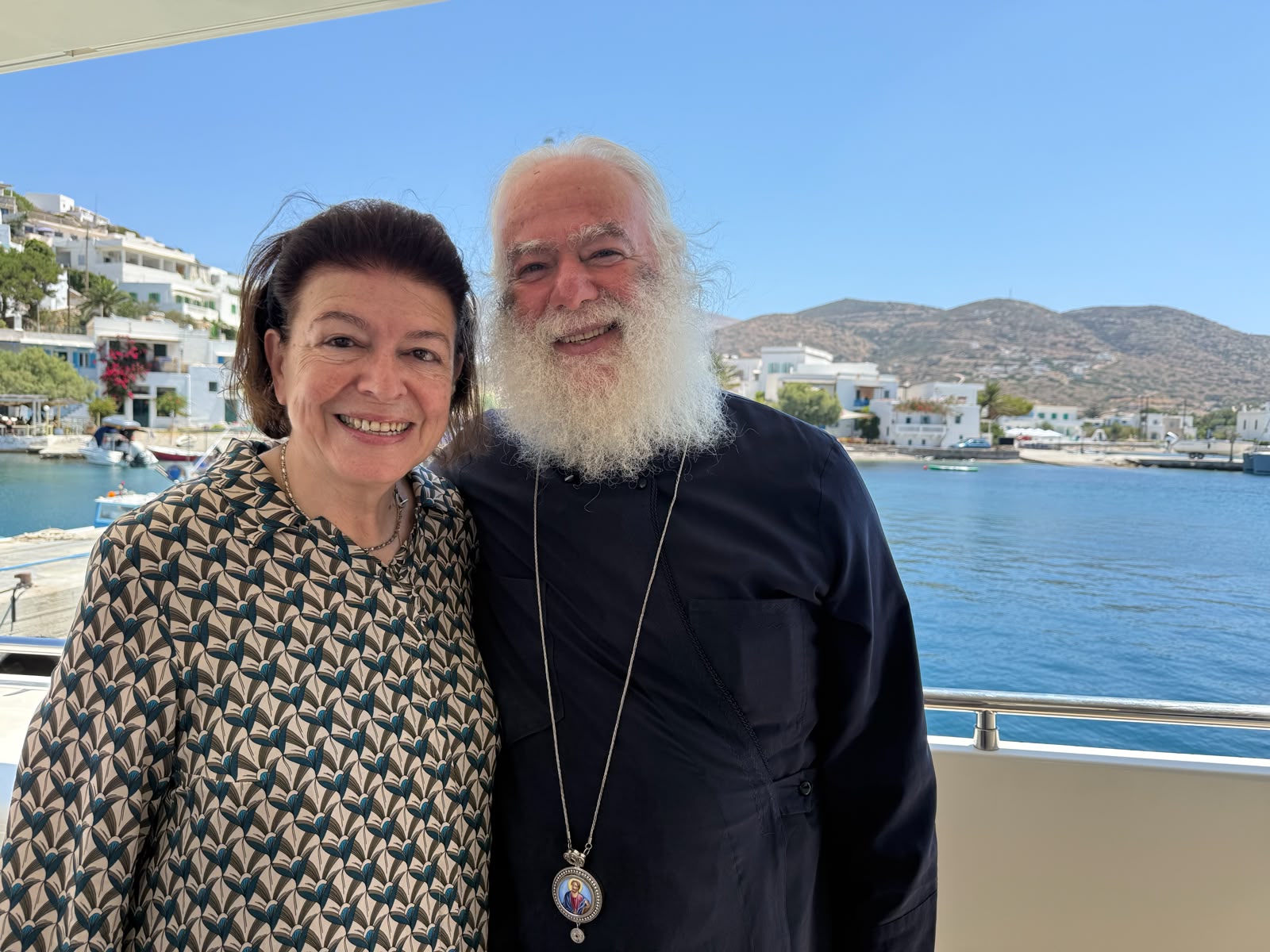 Τον Πάπα και Πατριάρχη Αλεξανδρείας και πάσης Αφρικής κ.κ Θεόδωρο Β΄, συνόδευσε στην Αμοργό η Υπουργός Πολιτισμού Λίνα Μενδώνη