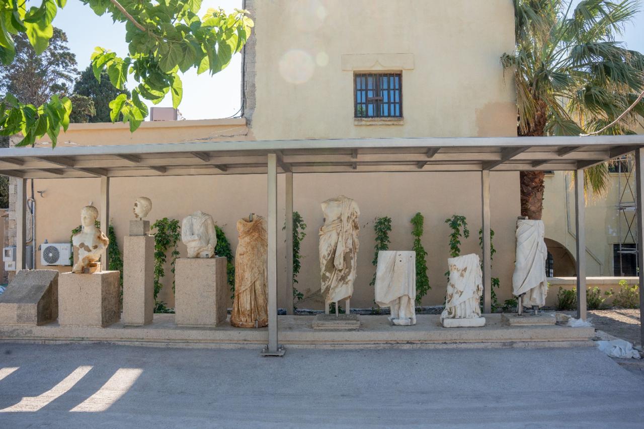 Υπαίθρια έκθεση γλυπτών στον αρχαιολογικό χώρο της Περβόλας