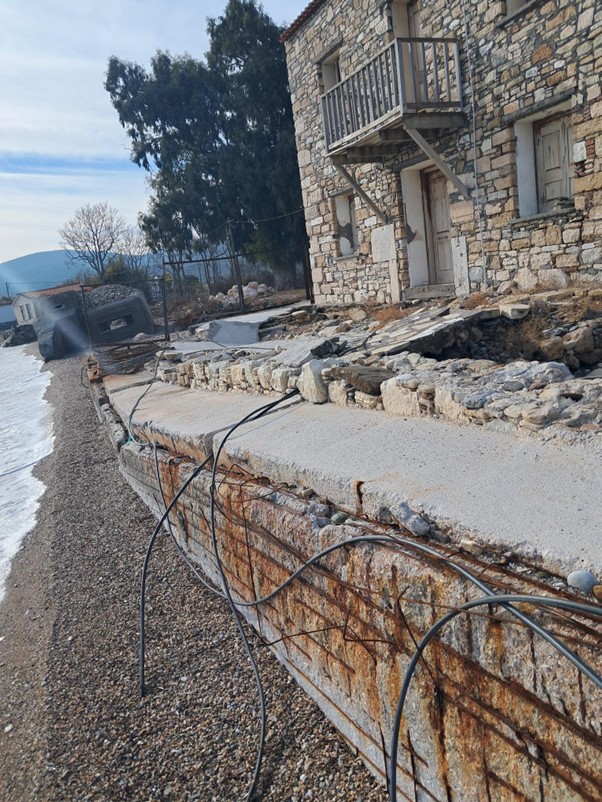 Φθορές των ανωδομών και περίφραξης. Υφιστάμενη κατάσταση
